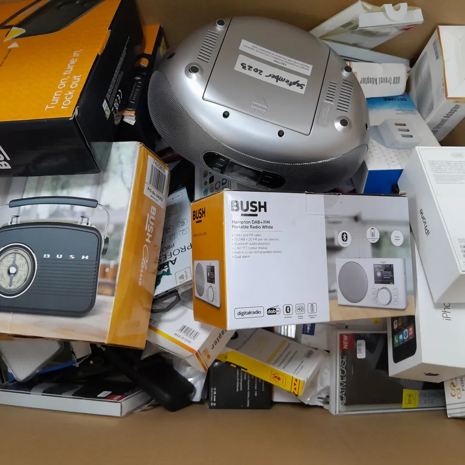 BOX OF APPROXIMATELY 25 ASSORTED ITEMS TO INCLUDE - BUSH PORTABLE RADIO , BUSH PORTABLE DAB RADIO , ICE CUBE PLUG ETC