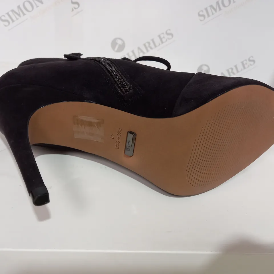BOXED REISS SUEDE CHOCOLATE BOOT HEELS - SIZE 7