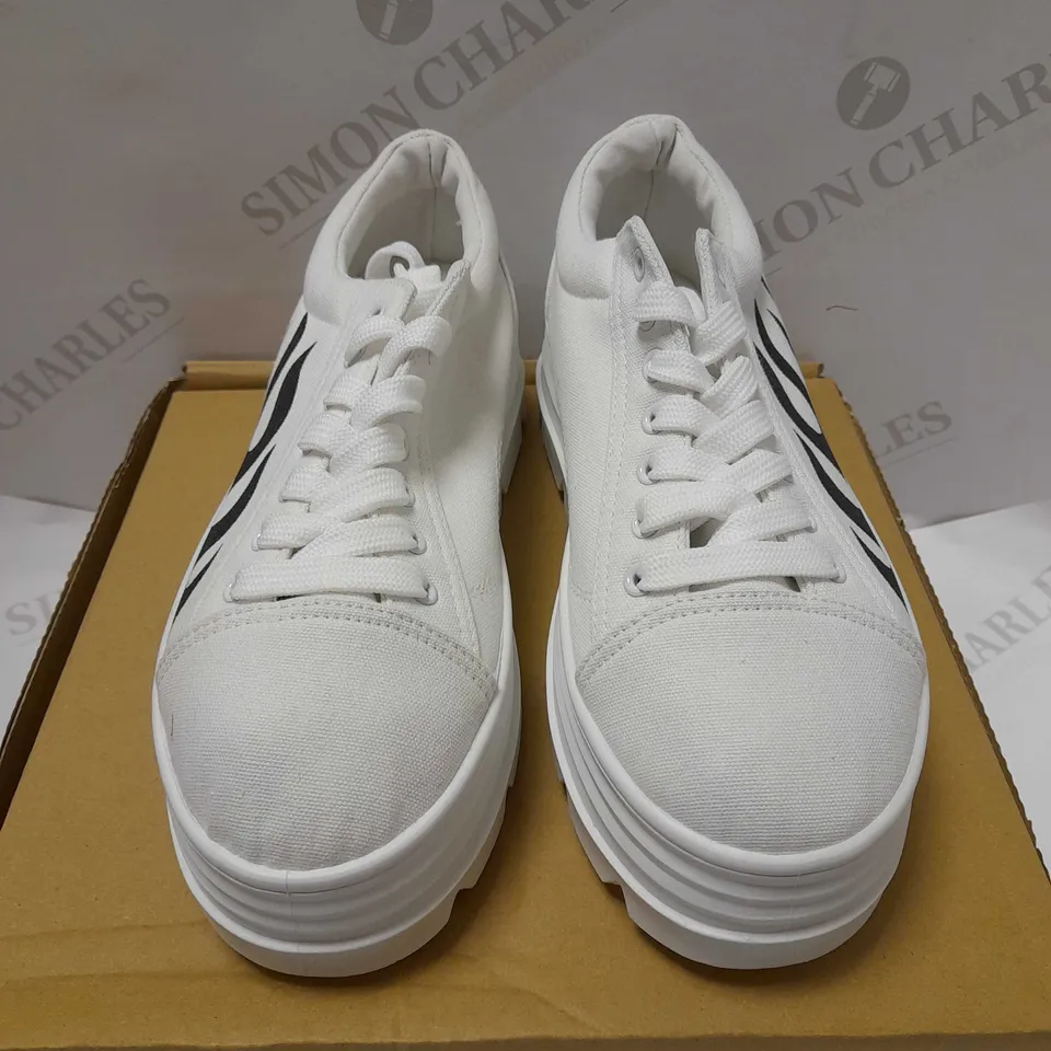 KOI THE FURIES FLAMED CHUNKY WHITE TRAINERS - SIZE 5