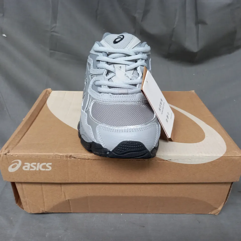 BOXED PAIR OF ASICS GEL-NYC SHOES IN GREY/SILVER UK SIZE 6