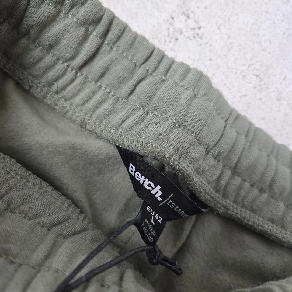 BENCH RALODA SHORTS IN FROST GREY - LARGE
