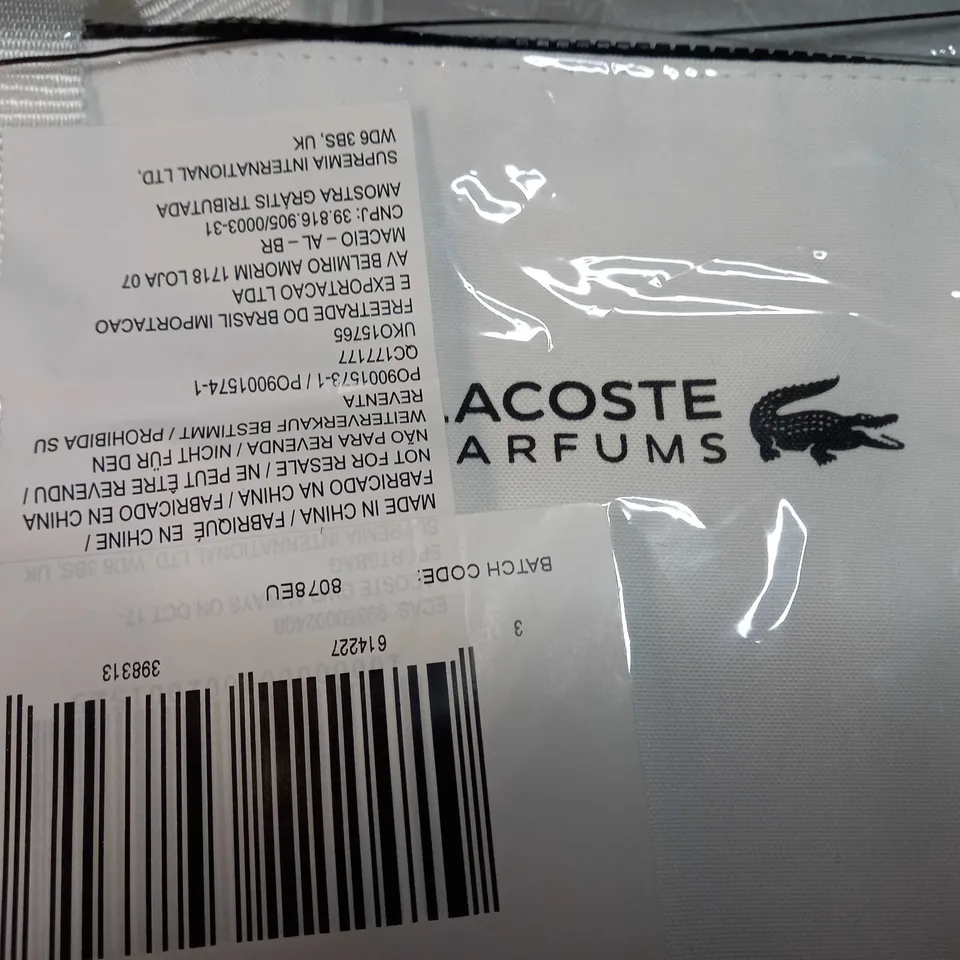 PACKAGED LACOSTE WHITE/LOGO WEEKEND BAG