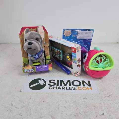 APPROXIMATELY 8 ASSORTED TOYS & GAMES PRODUCTS TO INCLUDE BUBBLE GUN, WALK ALONG PUPPY, MUSICAL MOBILE PHONE AND KEYS SET, ETC
