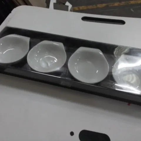 SET OF 4 PORCELAIN SERVING DISHES WHITE