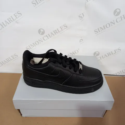 BOXED PAIR OF NIKE BLACK TRAINERS SIZE 3