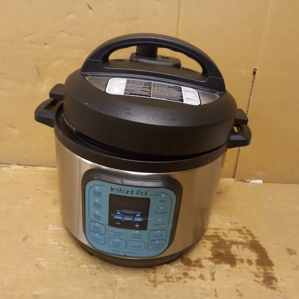 INSTANT POT DUO MINI PRESSURE COOKER