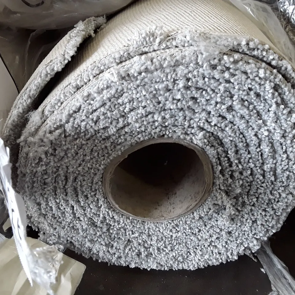 ROLL OF QUALITY FREEZING 144 FROZEN WATER CARPET APPROXIMATELY 6.3×5M