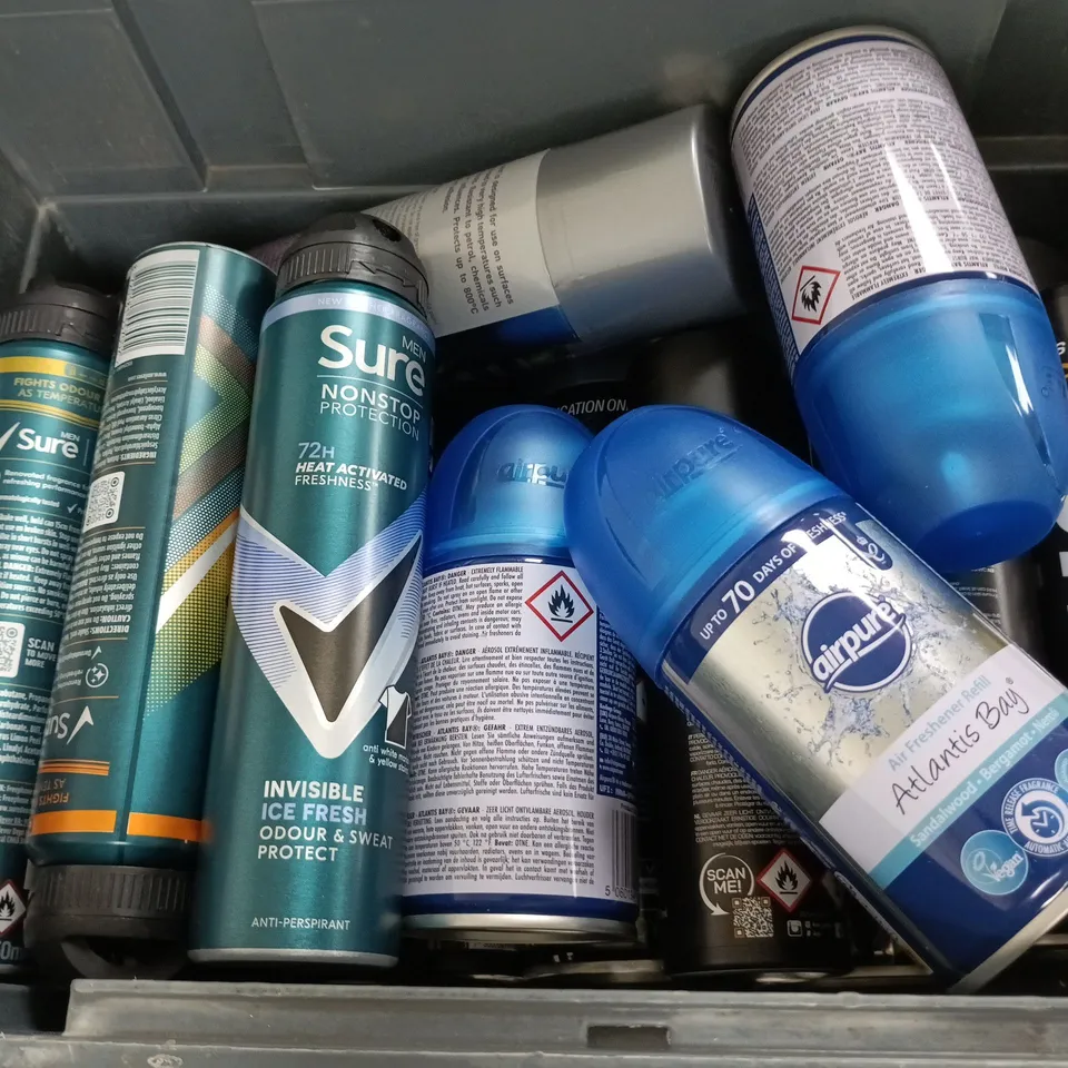 APPROXIMATELY 15 ASSORTED AEROSOLS TO INCLUDE SURE INVISIBLE, 4ON TOTALGRIP SPRAY, AUTOTEK ALLOY WHEEL PAINT, ETC