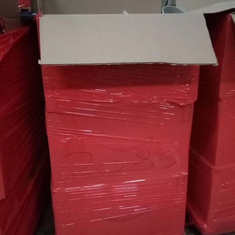 PALLET OF 6 BOXES CONTAINING ASSORTED ITEMS INCLUDING CITRUS JUICER, FAUCET SPLASH HEAD, PHONE CASES, WAIST BAG, DRINK BOTTLES, DESKTOP AIR CONDITIONING FAN