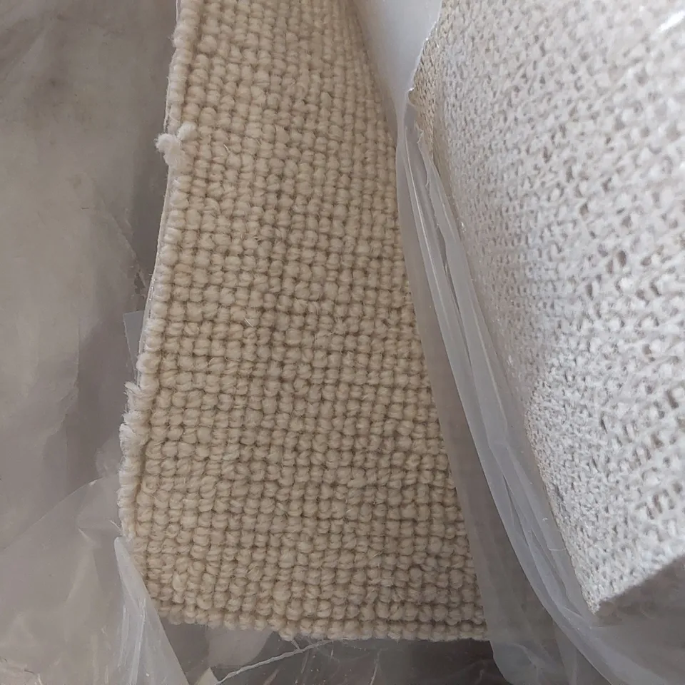 ROLL OF QUALITY TUDOR CO-ORDINATES ANTIQUE CARPET - APPROXIMATELY 2 x 5m