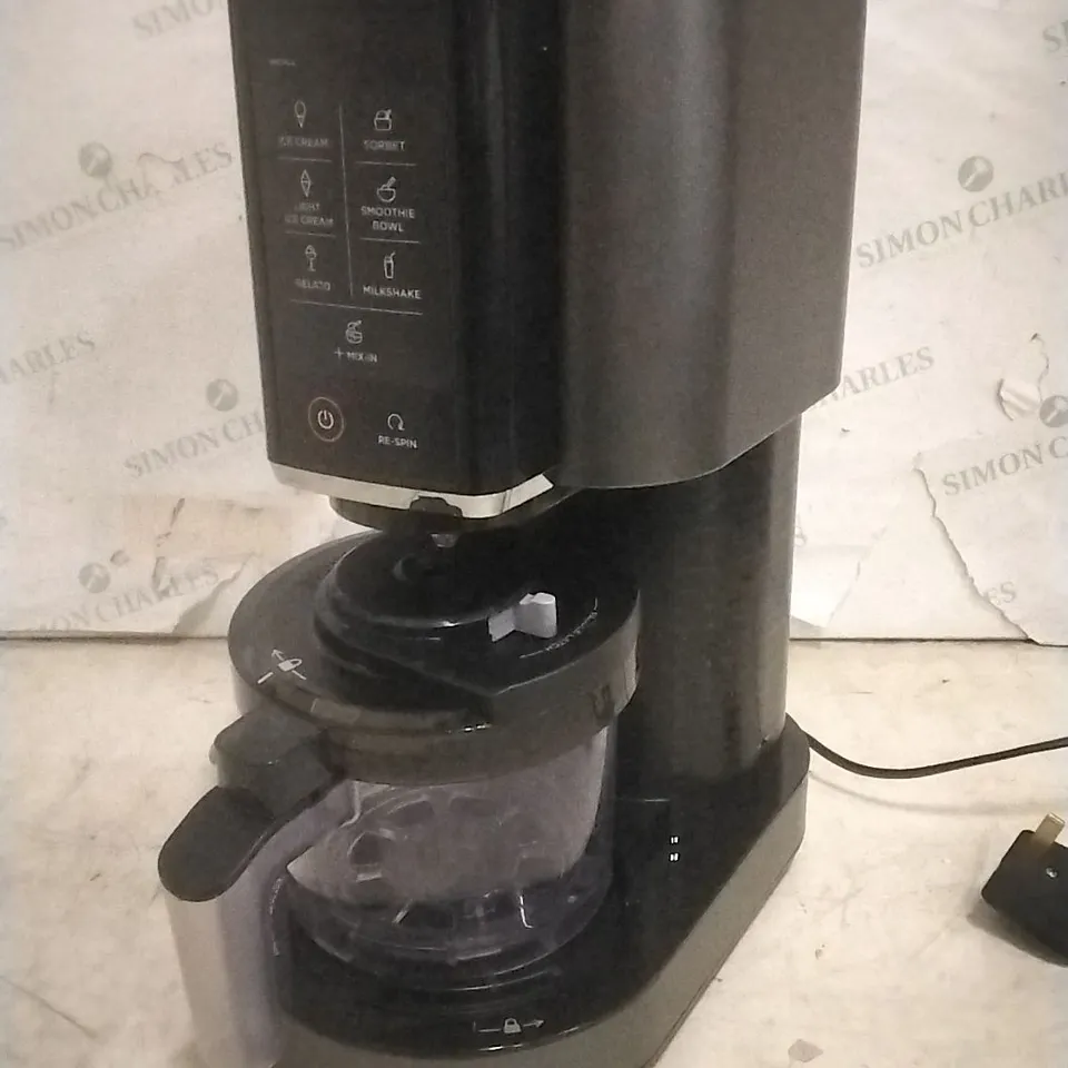 BOXED NINJA CREAMI ICE CREAM & DESSERT MAKER WITH 5 DESSERT TUBS