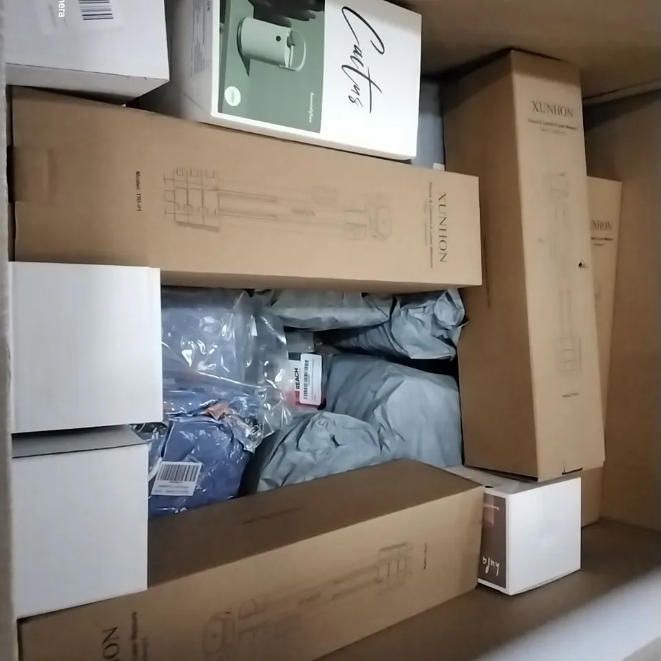 PALLET CONTAINING 6 BOXES IF ASSORTED HOUSEHOLD ITEMS TO INCLUDE HUMIDIFIERS AND UNIVERSAL TRIPODS