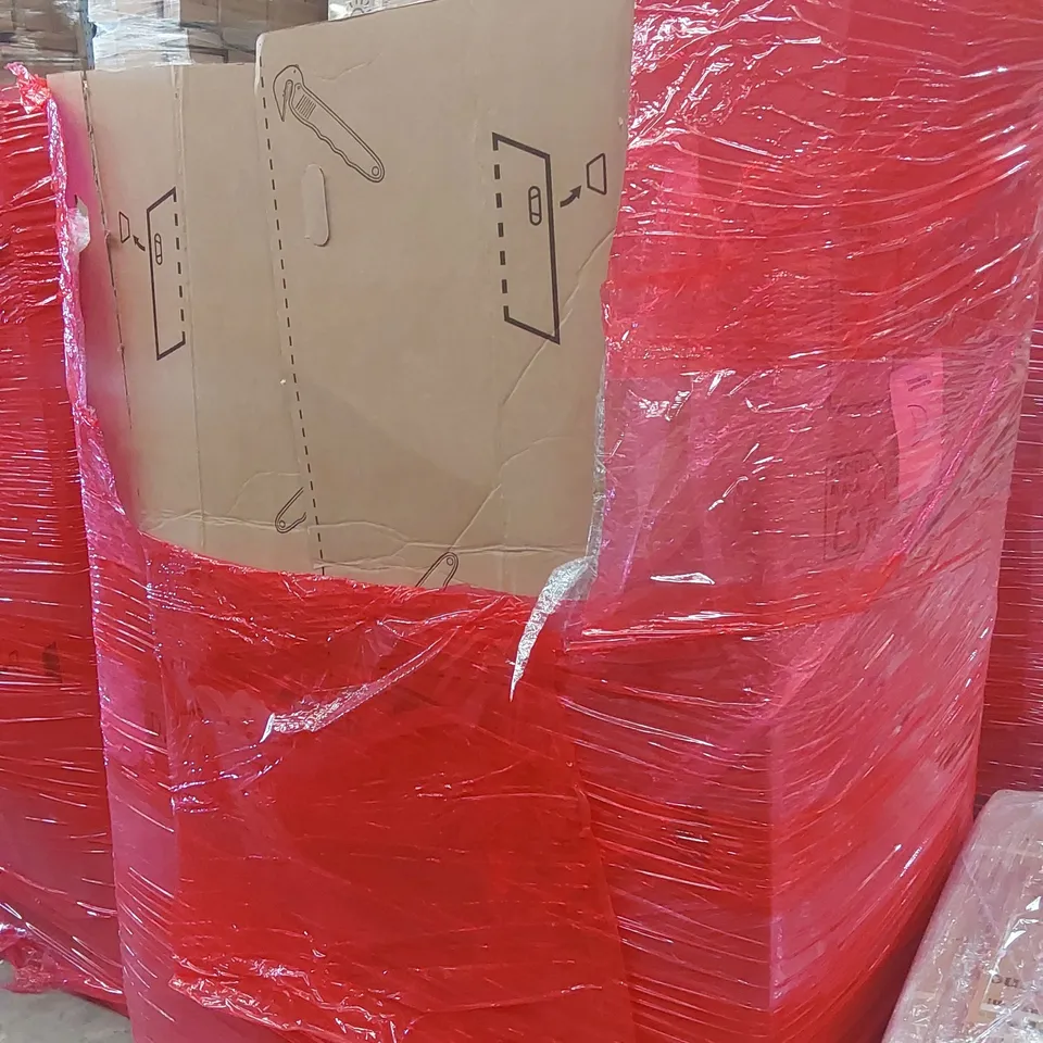 PALLET CONTAINING A VERY LARGE QUANTITY OF ASSORTED ITEMS INCLUDING: CEILING FAN LIGHTS, AUTOMATIC CAT LITTER BOX ECT