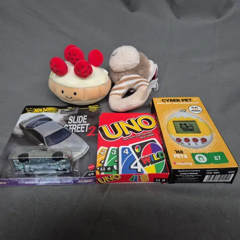 BOX OF APPRO 10 ASSORTED TOYS AND GAMES TO INCLUDE UNO, HOT WHEELS AND TEDDIES