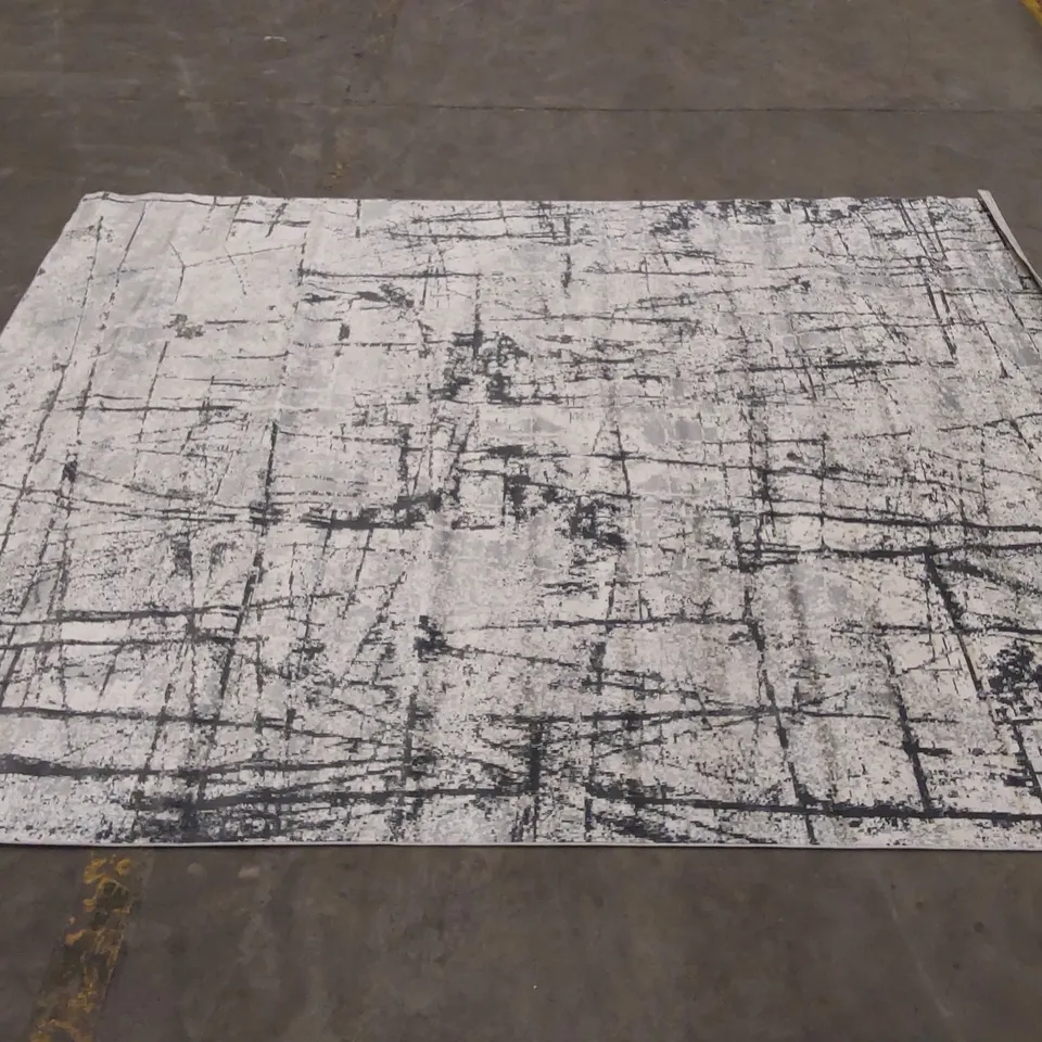 VAPOR HAND TUFTED IVORY/GREY RUG // SIZE: 239 X 300cm