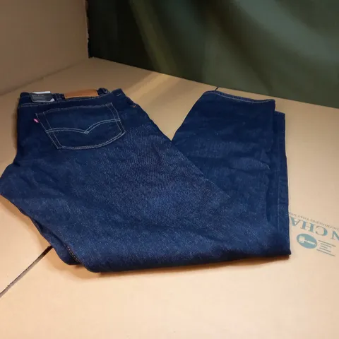 LEVI BLUE DENIM JEANS - SIZE W38/L34