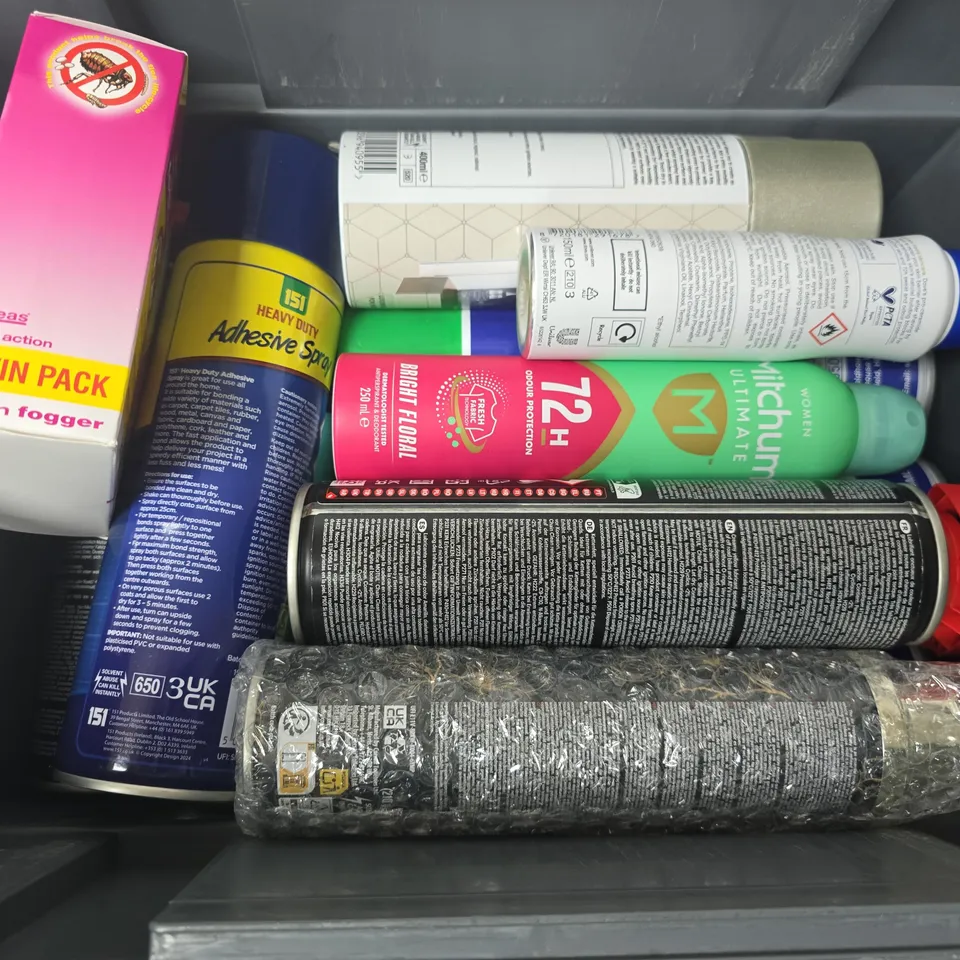 APPROXIMATELY 12 ASSORTED AEROSOLS TO INCLUDE DORTECH UPVC CLEANER, WHITE GOLD METALLIC PAINT, DOVE ADVANCED CARE, ETC - COLLECTION ONLY
