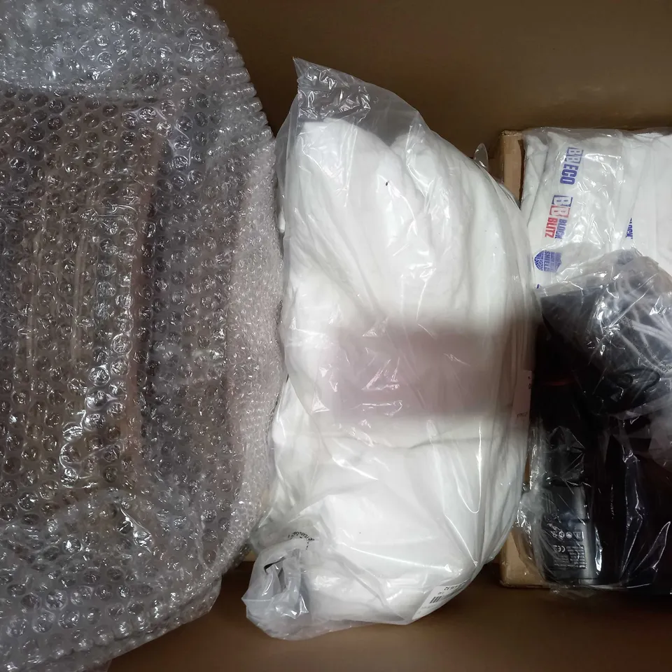 BOX OF APPROXIMATELY 5 ASSORTED HOUSEHOLD ITEMS TO INCLUDE FAUX FLORA DECORATIONS, DESIGNER WASH BASKET, ETC
