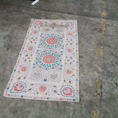 QUALITY DESIGNER AREA RUG - APPROXIMATELY 150X80CM