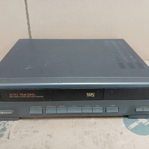 SAMSUNG VHS VIDEO CASSETTE RECORDER – AUTO TRACKING 