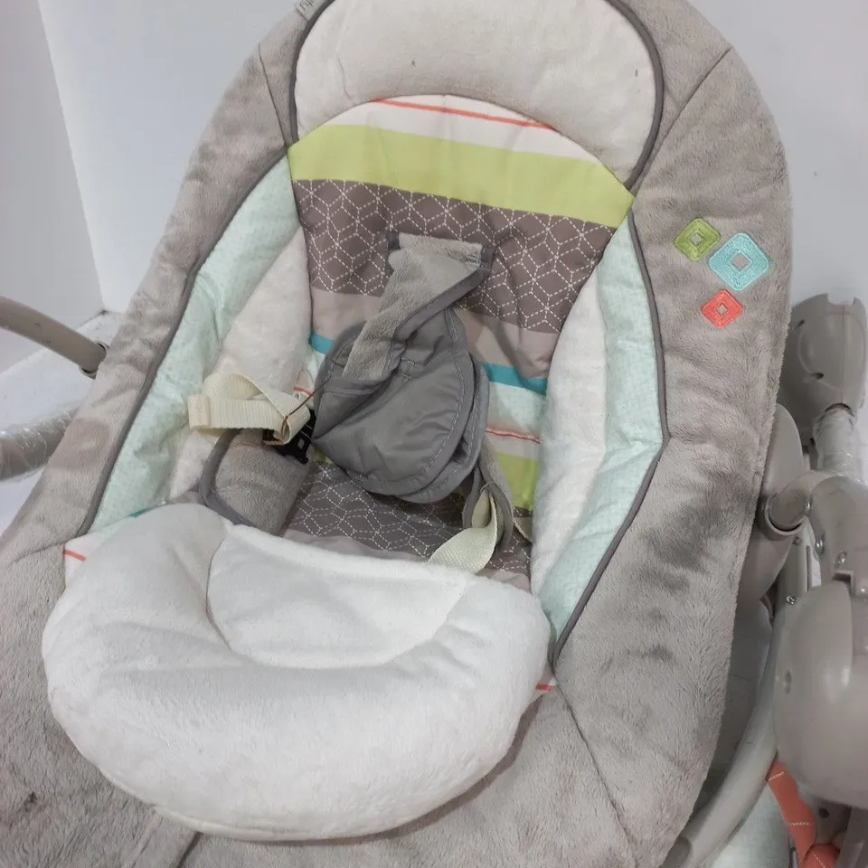 UNBOXED INGENUITY BABY BOUNCER IN GREY