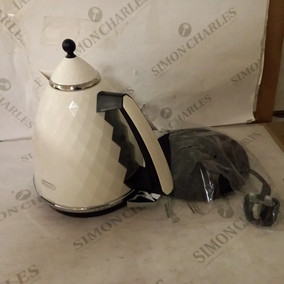 DELONGHI BRILLIANTE ELECTRIC KETTLE RRP £82