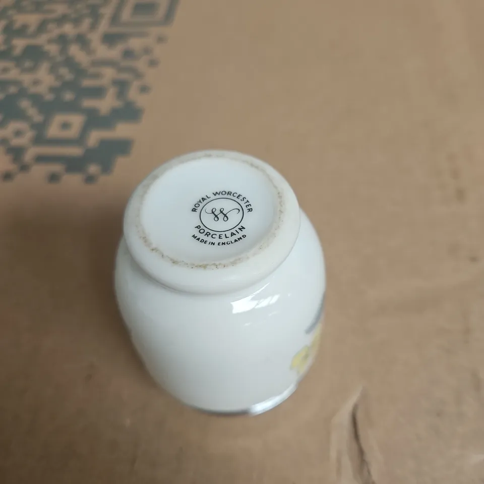 ROYAL WORCESTER PORCELAIN EGG CUP
