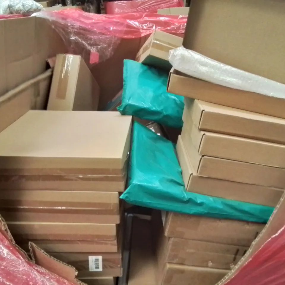 PALLET CONTAINING LARGE QUANTITY OF MENU SIGN HOLDERS ECT.
