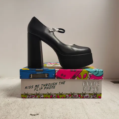 BOXED PAIR OF KOI DARKBLOOM BLACK PLATFORM HEELS SIZE UK 11
