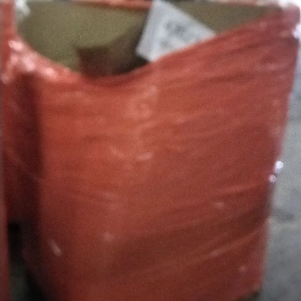 PALLET OF ASSORTED PRODUCTS TO INCLUDE; NINEACCY TELESCOPIC LADDERS, ALPHA CAMP CHAIR, LINGKY SOFA COVERS AND GAMING DESK