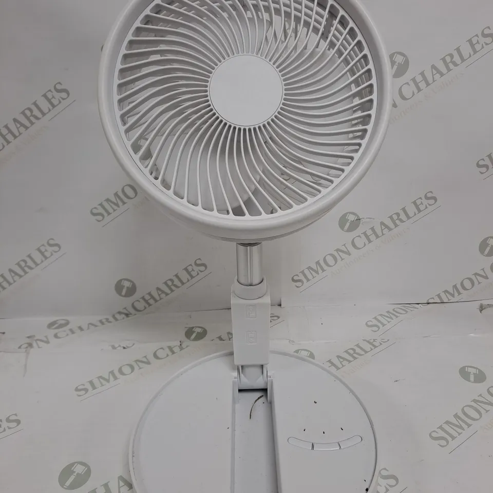 BOXED BELL & HOWELL OSCILLATING FOLDING RECHARGEABLE FAN IN WHITE