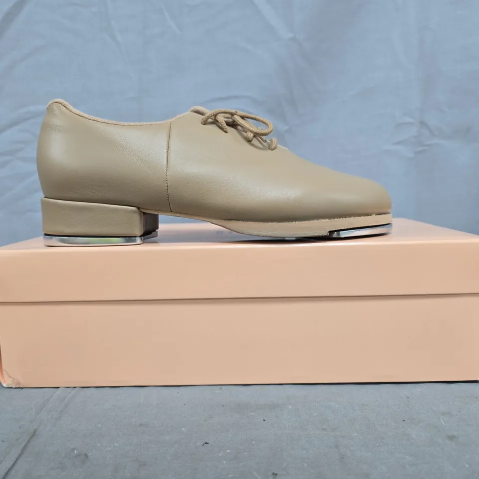 BOXED PAIR OF BLOCH TAP DANCE SHOES IN BROWN SIZE UK ADULT 3