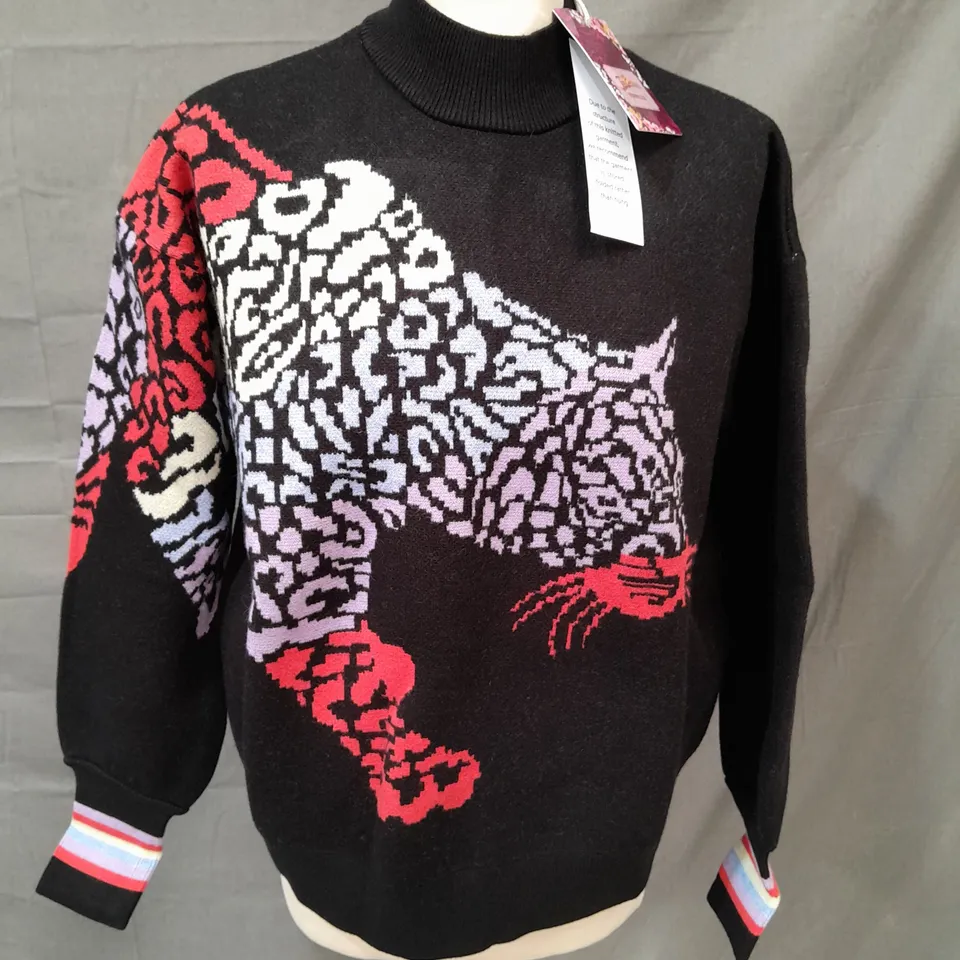 JOE BROWNS CHEETAH PATTERNED KNITTED JUMPER IN BLACK - UK 10