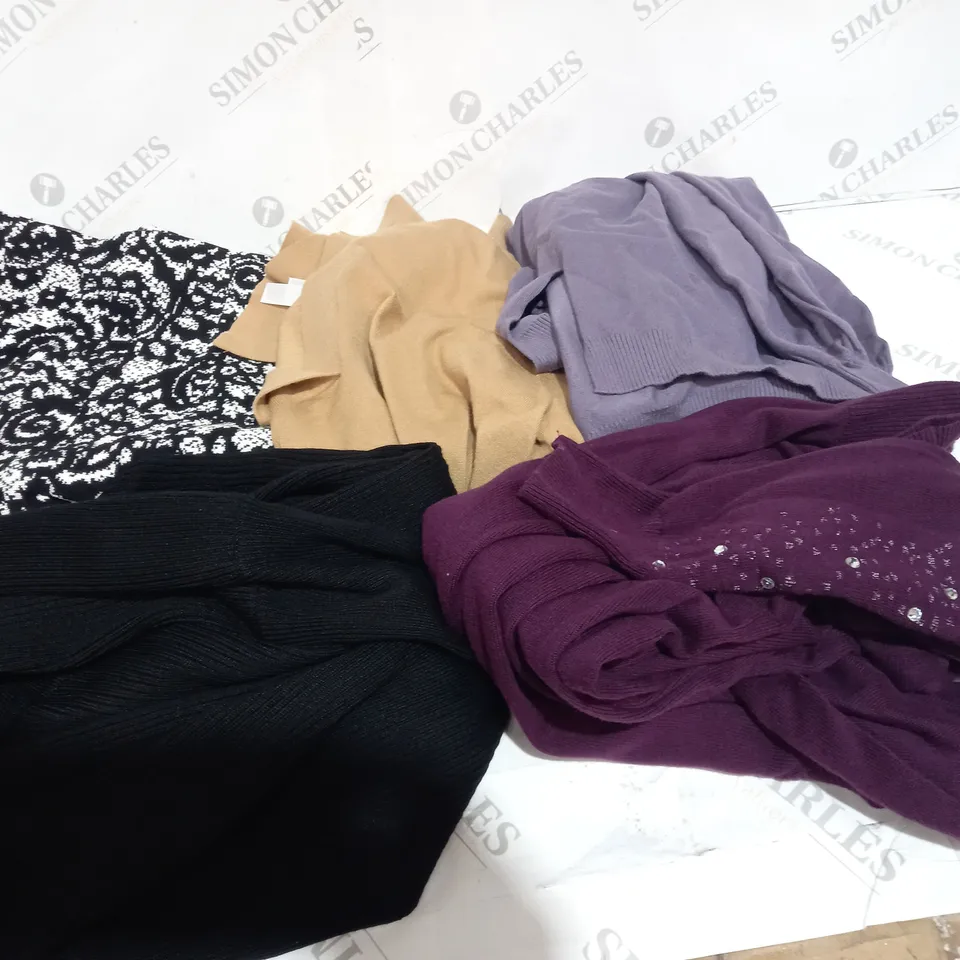 BOX OF CLOTHES APPROXIMATELY 30 TO INCLUDE TOPS, JUMPERS, DRESSES ETC