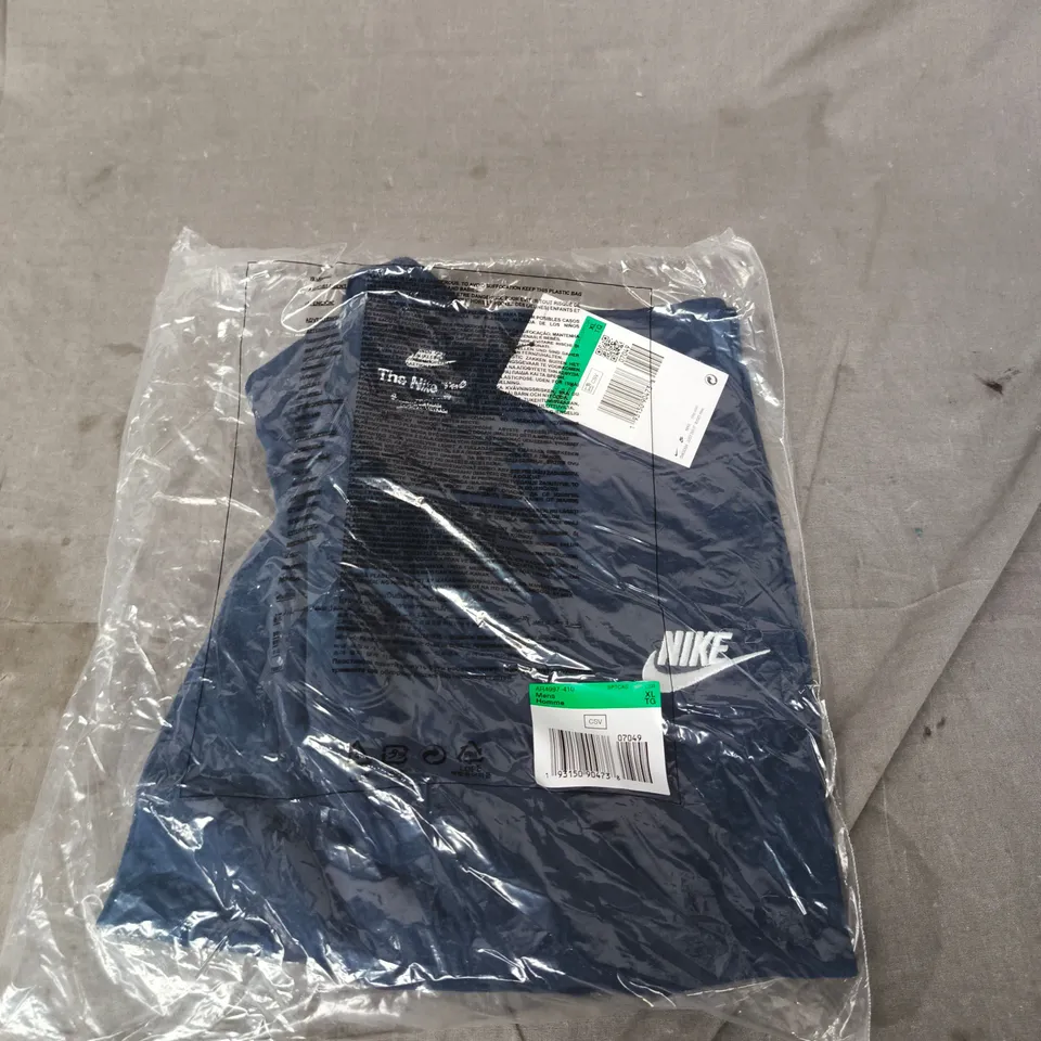BAGGED NIKE LOGO TEE - SIZE XL