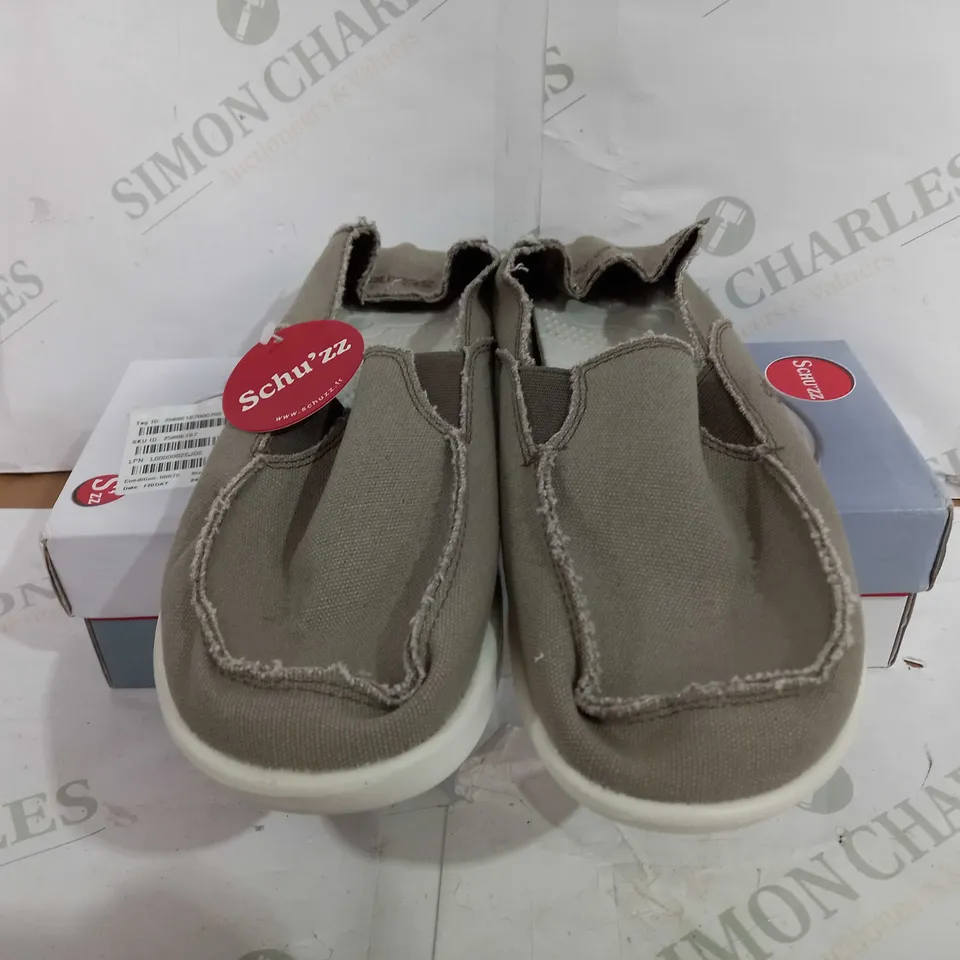 BOXED PAIR OF SCHUZZ SLIP ON SHOES IN STONE COLOUR - EU 40