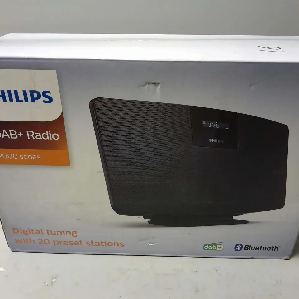BOXED PHILIPS M2505 DAB+ RADIO