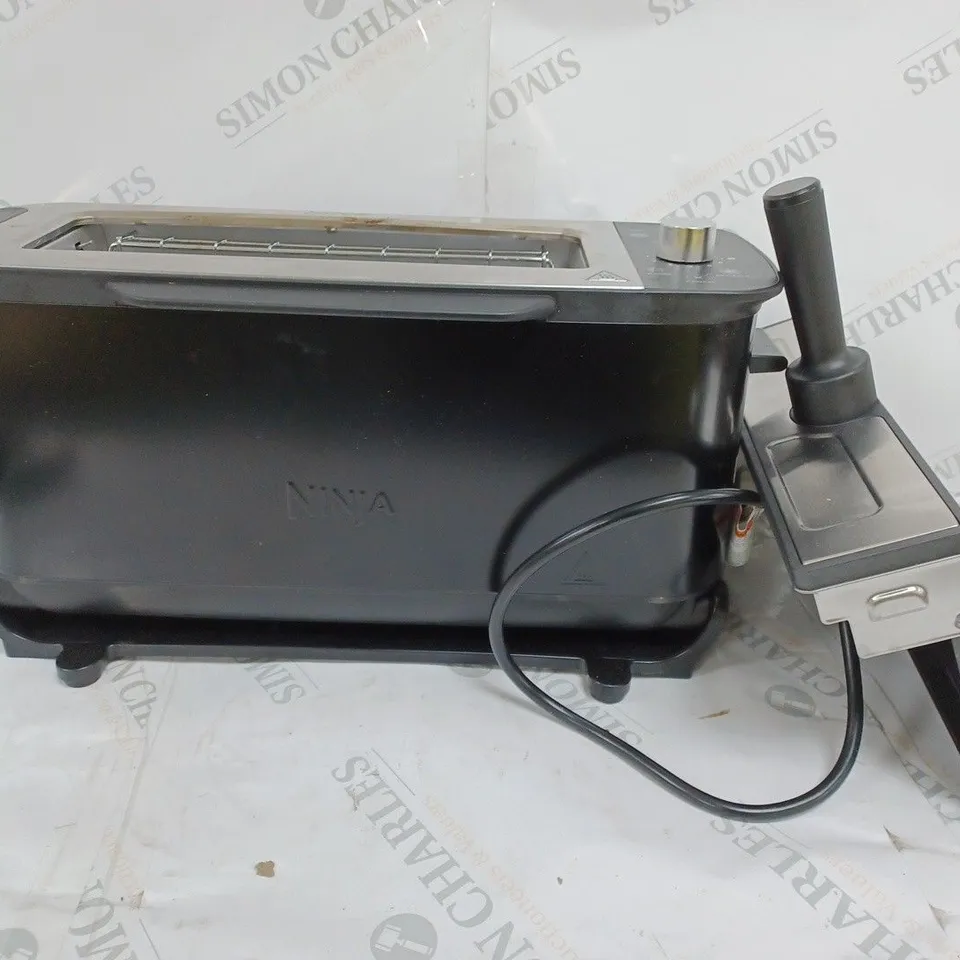 NINJA 2 IN 1 TOASTER & GRILL ST100UK
