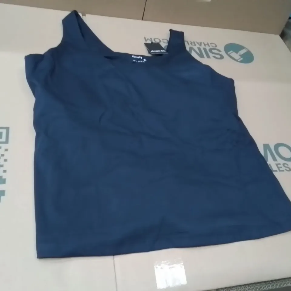 BOXED BRAND NEW APPROXIMATELY 25 SIMPLY BE ACTIVE VEST NAVY SIZE 20