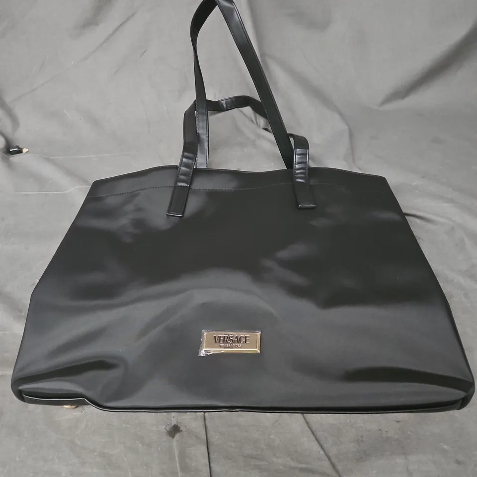 VERSACE HANDBAG – BLACK TOTE WITH LOGO PLAQUE