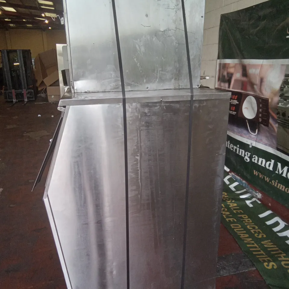 COMMERCIAL FOLLETT ICE MAKER WITH VENTILATION 