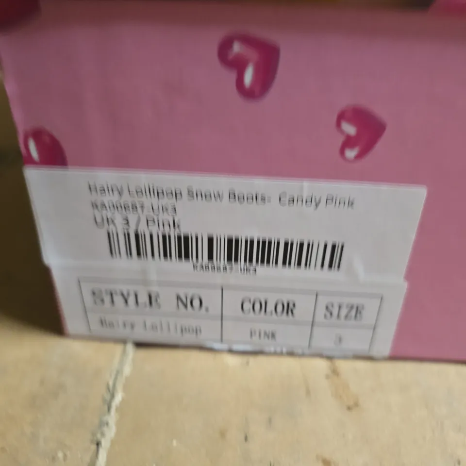 BOXED PAIR OF KOI HAIRY LOLLIPOP SNOW BOOTS - UK SIZE 5