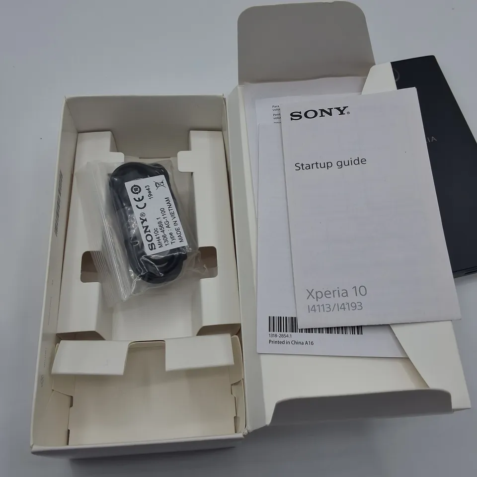 BOXED SONY XPERIA 10 32GB IN BLACK 