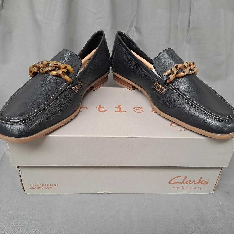 BOXED PAIR OF CLARKS ARTISAN SLIP-ON SHOES IN BLACK UK SIZE 6