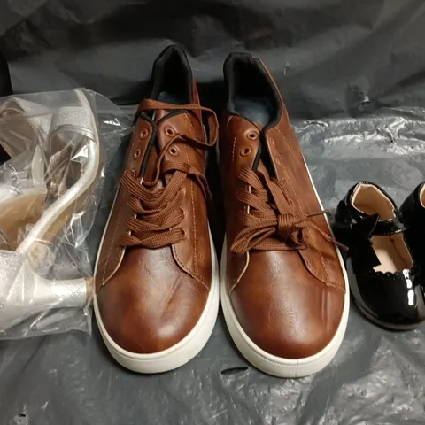 BOX OF APPROXIMATELY 15 ASSORTED PAIRS OF SHOES AND FOOTWEAR ITEMS IN VARIOUS COLOURS, STYLES, AND SIZES - COLLECTION ONLY