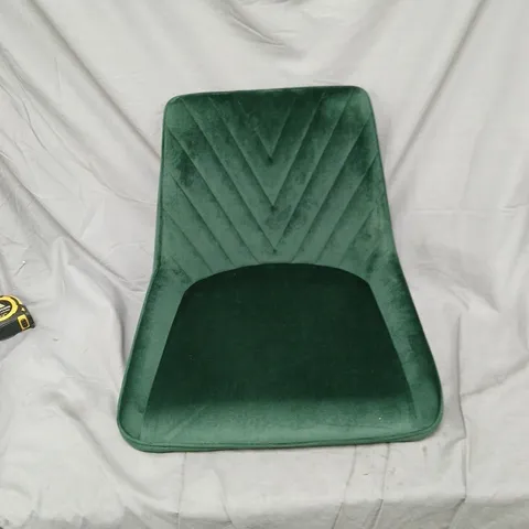 2 X GREEN VELVET CHAIR WITH CHEVRON-TUFTED BACKREST WITH LEGS