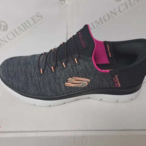 BOXED SKECHERS SLIP INS BLACK SIZE 6