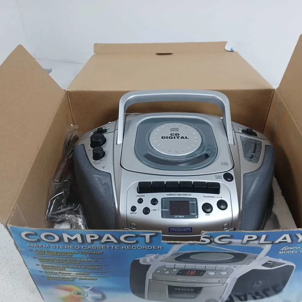 COMPACT DISC PLAYER LENOXX SOUND CD-105 AM/FM CASSETTE RECORDER BOXED
