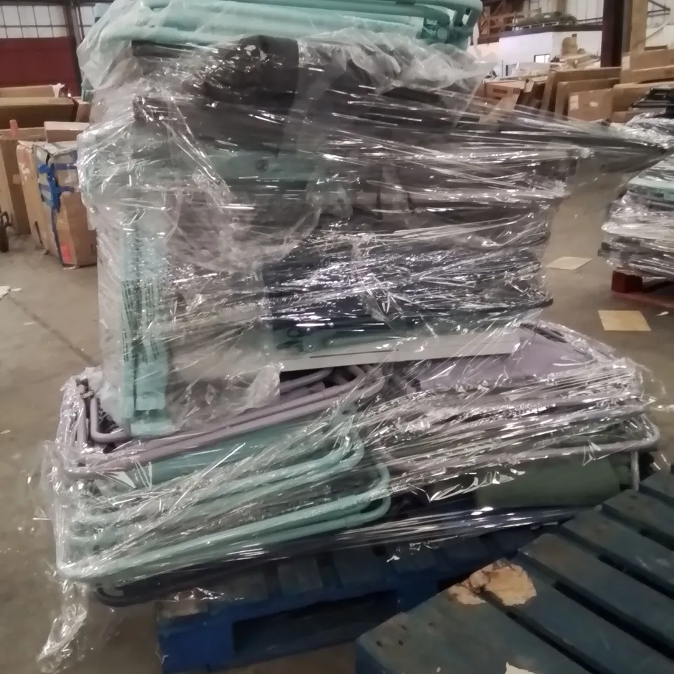 PALLET CONTAINING A LARGE QUANTITY OF SUN LOUNGERS