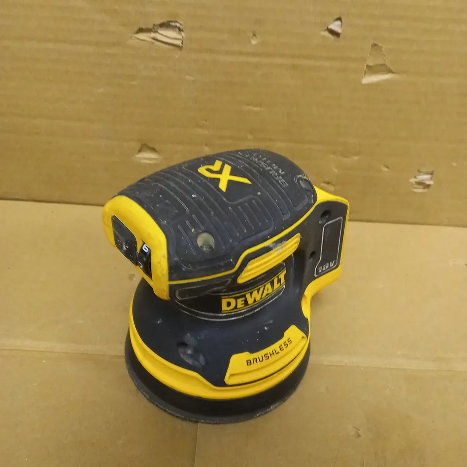 DEWALT DCW210NXJ 18V BRUSHLESS 125MM RANDOM ORBITAL SANDER